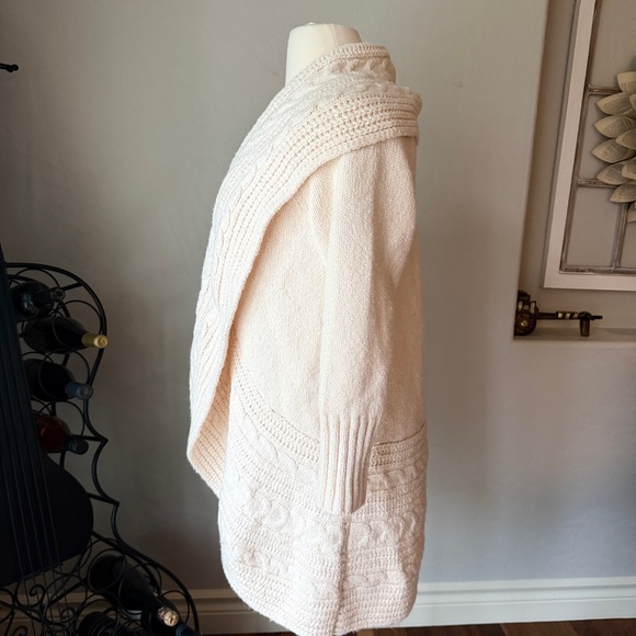 Torrid Women's Ivory Chunky Cable Knitted Comfy & Soft Cardigan Sweater Size 1X - Picture 2 of 10